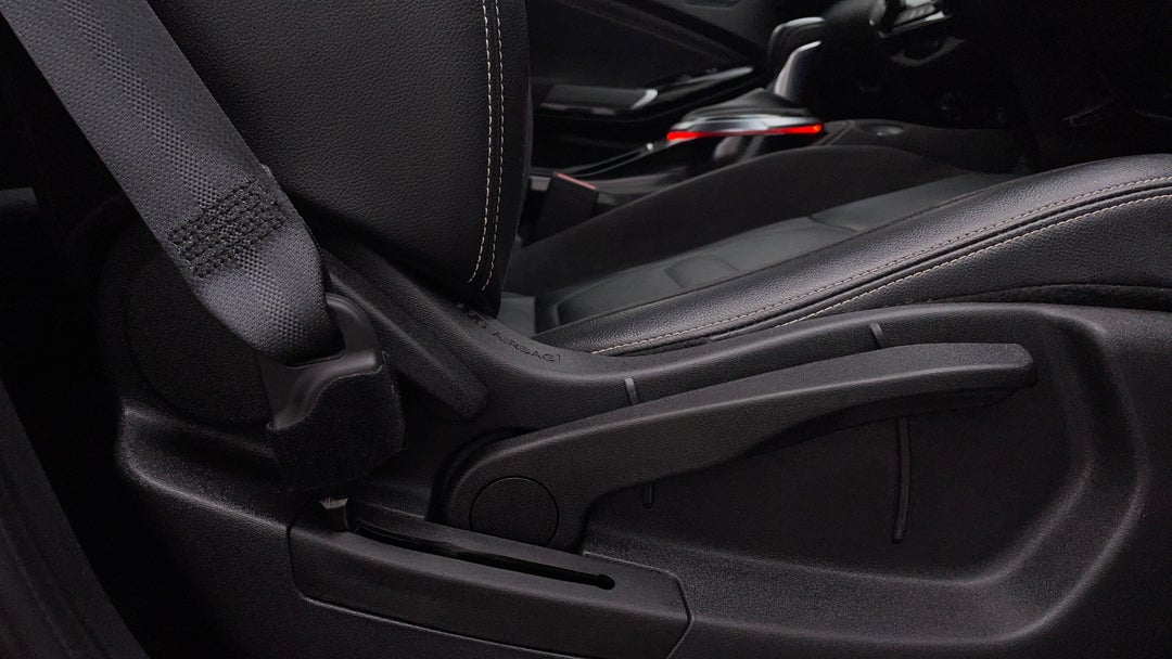 2020 Nissan Juke Ti, Automatic, 78477 km, Drivers Side Adjustment Panel