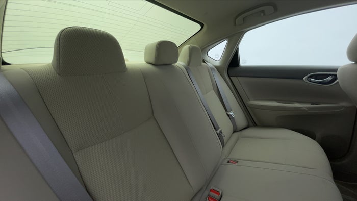 NISSAN SENTRA-Right Side Door Cabin View