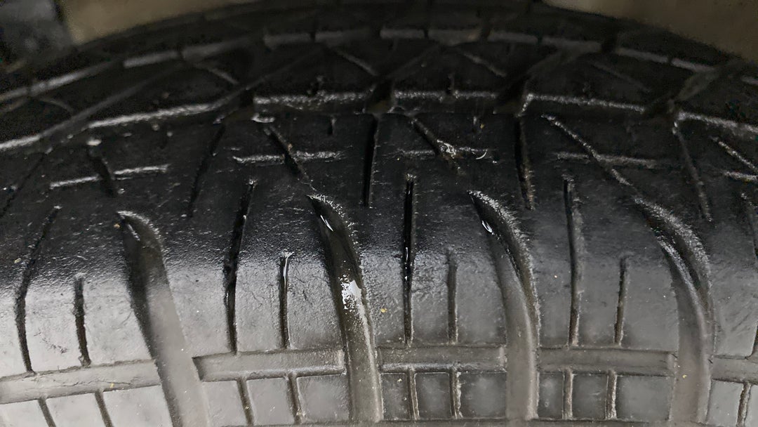 Left Front Tyre Tread