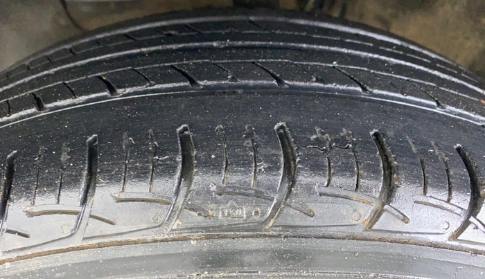 2018 Hyundai Elite i20 ASTA 1.2, CNG, Manual, 31,003 km, Left Front Tyre Tread