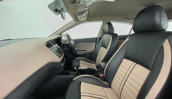 2018 Hyundai Elite i20 ASTA 1.2, CNG, Manual, 31,003 km, Right Side Front Door Cabin