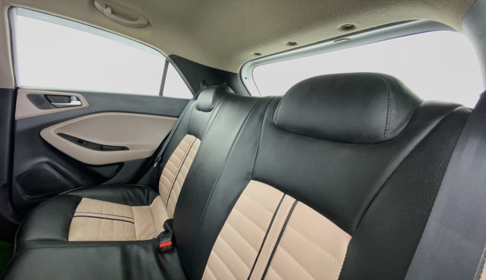 2018 Hyundai Elite i20 ASTA 1.2, CNG, Manual, 31,003 km, Right Side Rear Door Cabin