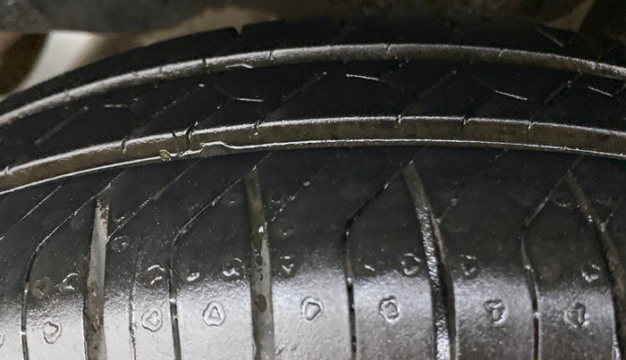 2017 Datsun Redi Go S, Petrol, Manual, 58,378 km, Left Rear Tyre Tread