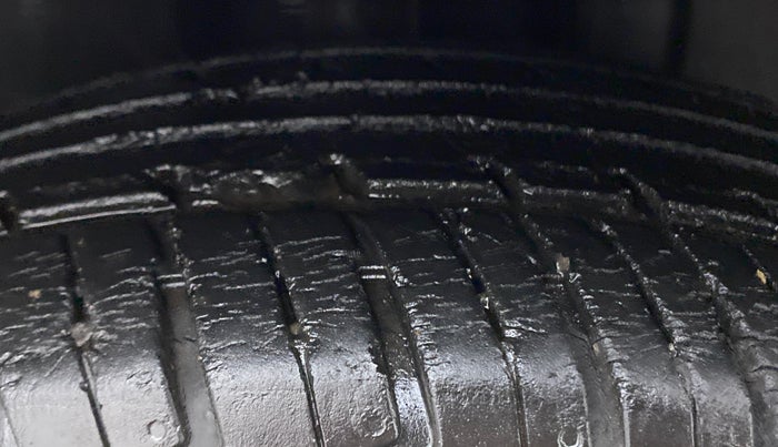 2017 Datsun Redi Go S, Petrol, Manual, 58,378 km, Right Front Tyre Tread