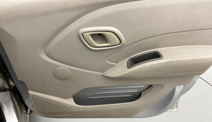 2017 Datsun Redi Go S, Petrol, Manual, 58,378 km, Driver Side Door Panels Control
