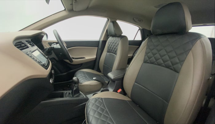 2017 Hyundai Elite i20 ASTA 1.2, Petrol, Manual, 26,471 km, Right Side Front Door Cabin