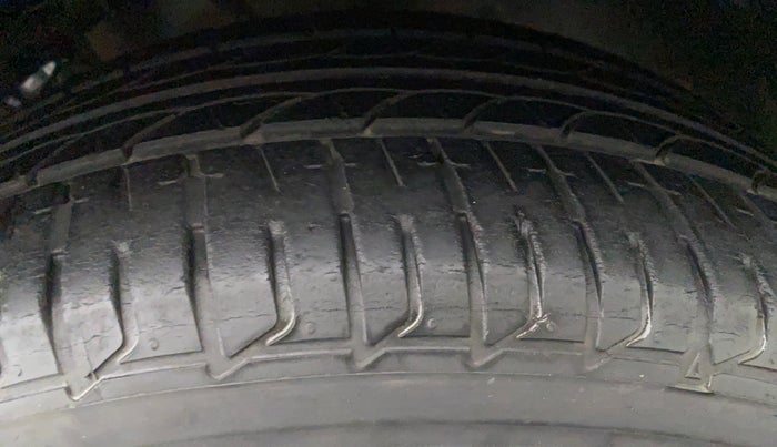2017 Hyundai Elite i20 ASTA 1.2, Petrol, Manual, 26,471 km, Left Rear Tyre Tread