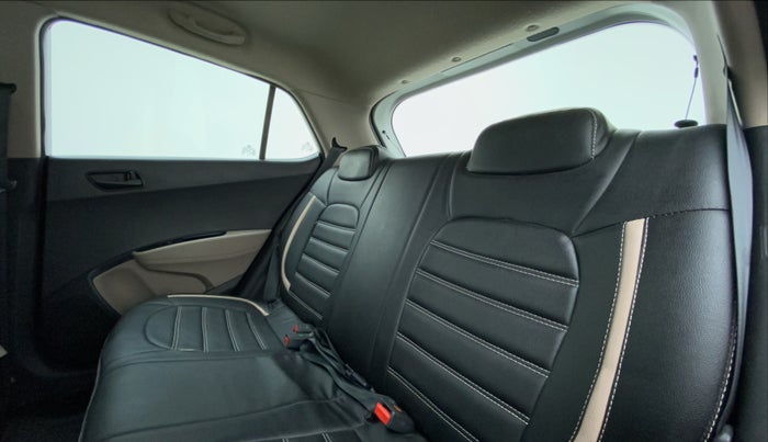 2017 Hyundai Grand i10 MAGNA 1.2 KAPPA VTVT, Petrol, Manual, 17,255 km, Right Side Rear Door Cabin