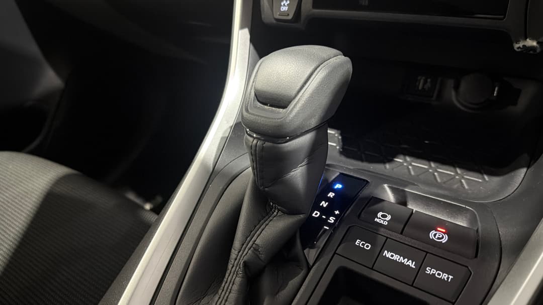 2025 Toyota RAV4 Gx (2WD) Hybrid, Automatic, 19941 km, Gear Lever 