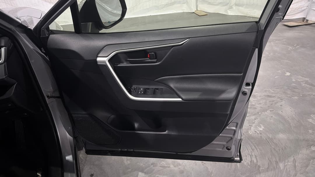2025 Toyota RAV4 Gx (2WD) Hybrid, Automatic, 19941 km, Speaker View