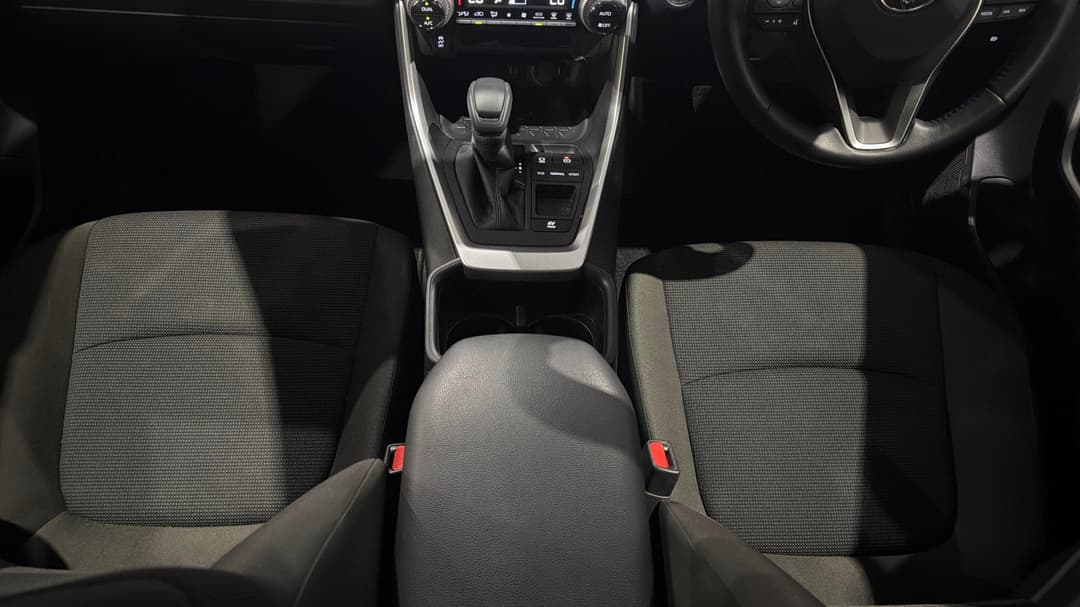 2025 Toyota RAV4 Gx (2WD) Hybrid, Automatic, 19941 km, Center Console