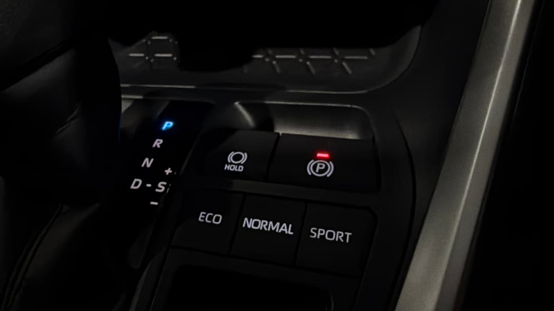 2025 Toyota RAV4 Gx (2WD) Hybrid, Automatic, 19941 km, Handbrake