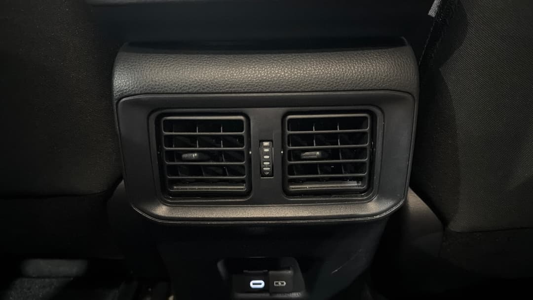 2025 Toyota RAV4 Gx (2WD) Hybrid, Automatic, 19941 km, Rear A/C Vent