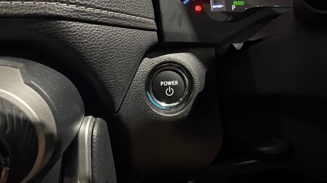 2025 Toyota RAV4 Gx (2WD) Hybrid, Automatic, 19941 km, Keyless / Button Start