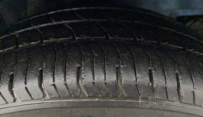 2012 Honda Brio S MT, Petrol, Manual, 63,062 km, Left Front Tyre Tread