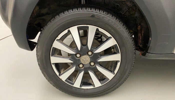 2014 Toyota Etios CROSS 1.4 VD, Diesel, Manual, 1,03,338 km, Right Rear Wheel