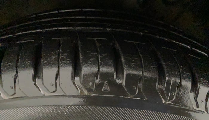 2014 Toyota Etios CROSS 1.4 VD, Diesel, Manual, 1,03,338 km, Right Rear Tyre Tread