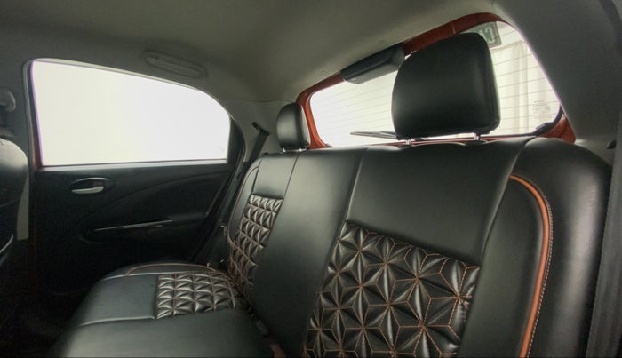 2014 Toyota Etios CROSS 1.4 VD, Diesel, Manual, 1,03,338 km, Right Side Rear Door Cabin