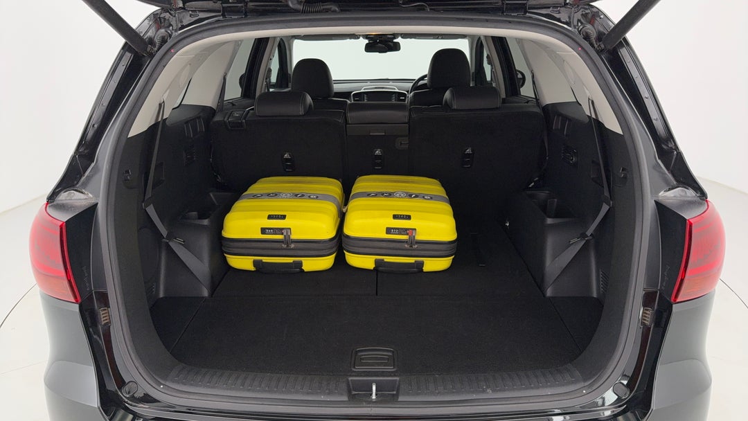 2019 Kia Sorento Gt-line (4x4), Automatic, 93462 km, Boot Inside View with Luggage