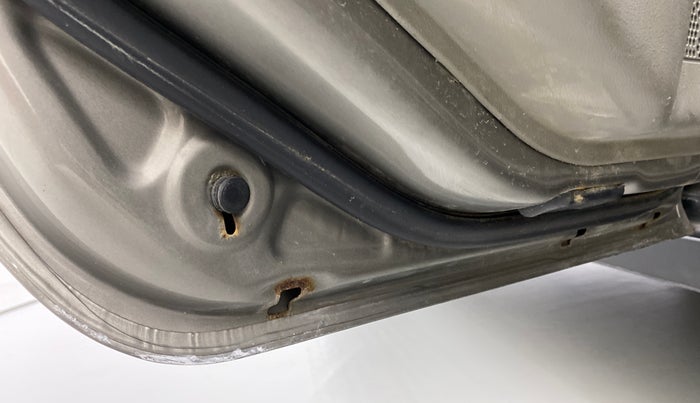 2017 Mahindra Kuv100 K4 6 STR, Petrol, Manual, 49,453 km, Rear left door - Slight discoloration