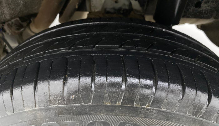 2017 Mahindra Kuv100 K4 6 STR, Petrol, Manual, 49,717 km, Left Rear Tyre Tread
