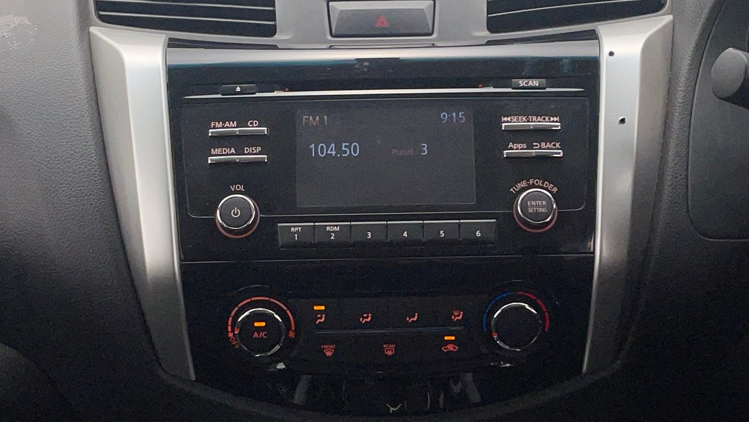 2015 Nissan Navara St (4x4), Automatic, 136655 km, Infotainment System