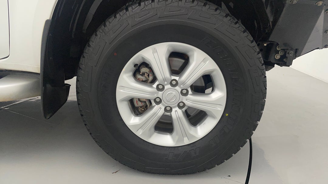 2015 Nissan Navara St (4x4), Automatic, 136655 km, Right Front Wheel