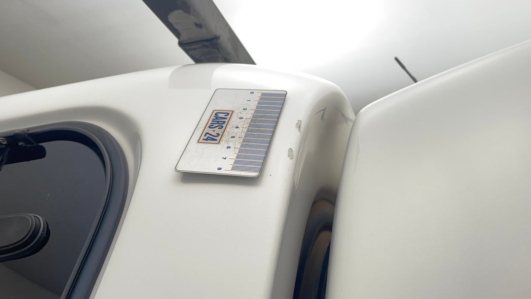 2015 Nissan Navara St (4x4), Automatic, 136655 km, Roof Chip