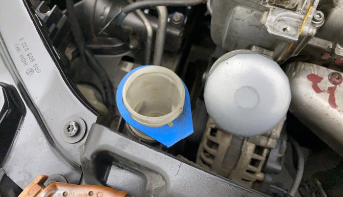 2013 Volkswagen Vento COMFORTLINE MT PETROL, Petrol, Manual, 50,898 km, Front windshield - Wiper bottle cap missing