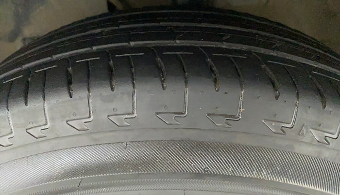 2022 Maruti Celerio ZXI D, Petrol, Manual, 7,910 km, Left Front Tyre Tread