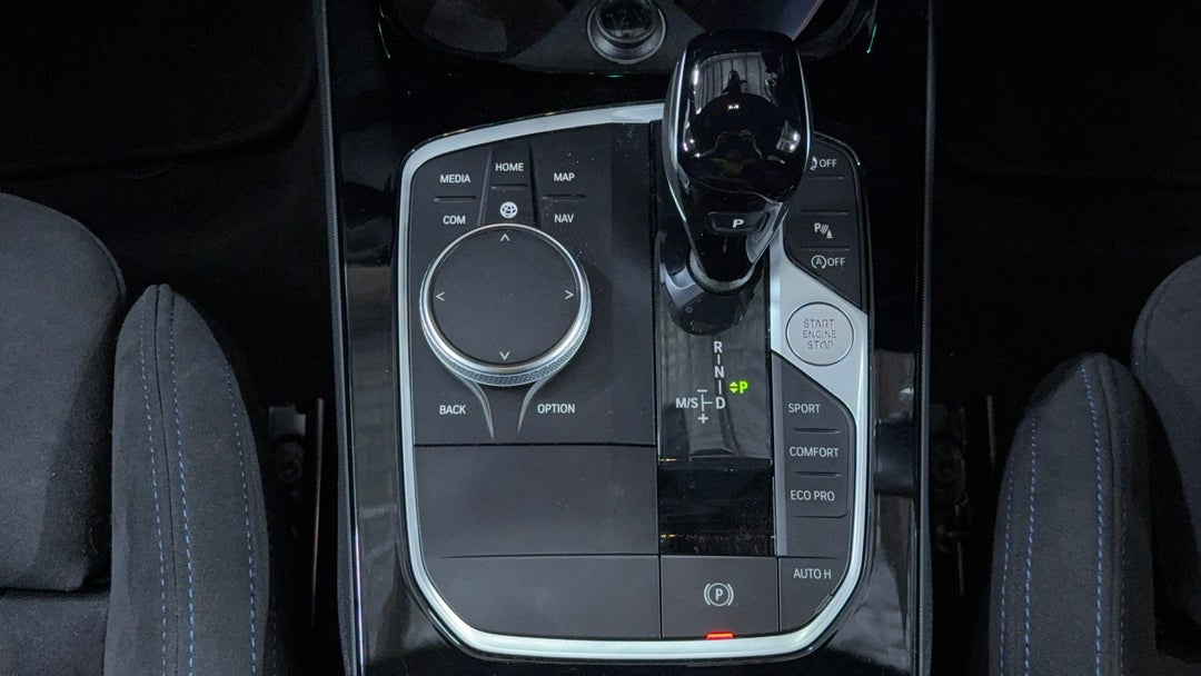 2022 BMW 1 M135i Xdrive, Automatic, 30263 km, Gear Lever 