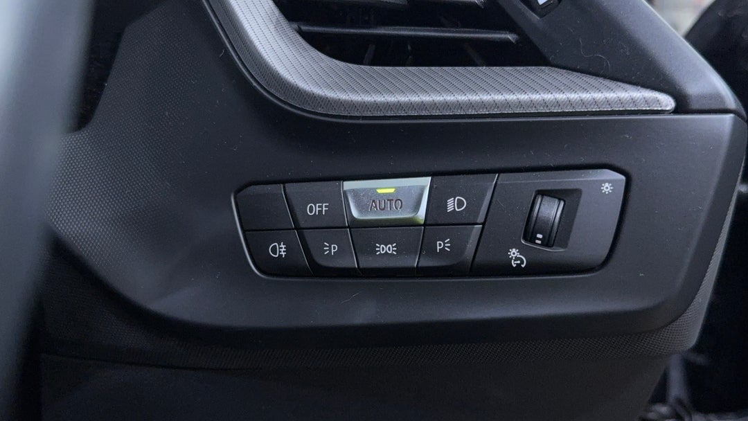 2022 BMW 1 M135i Xdrive, Automatic, 30263 km, Utility Switches/Buttons