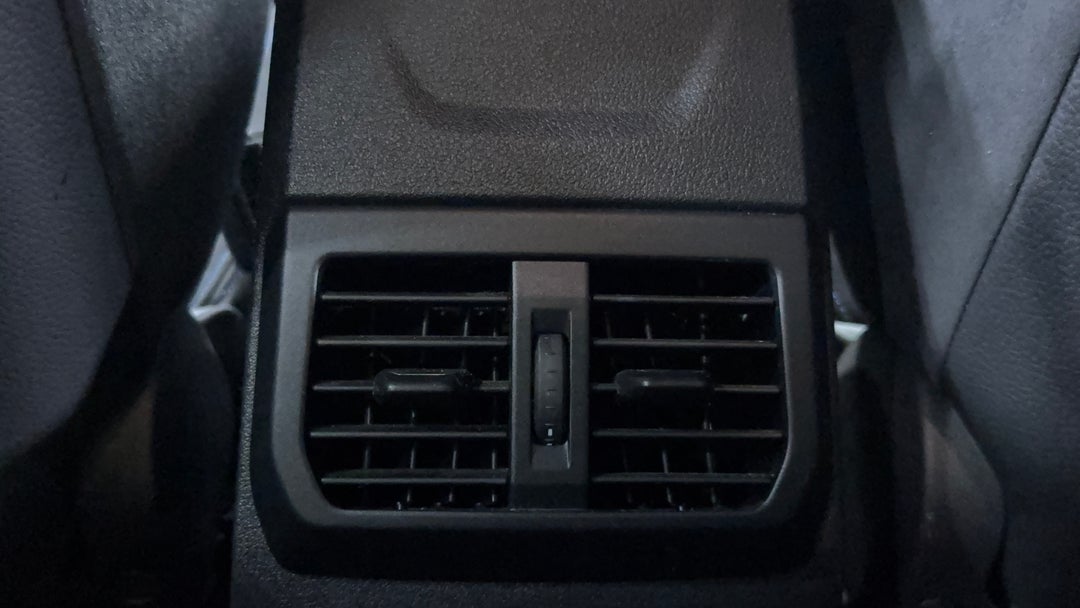 2022 BMW 1 M135i Xdrive, Automatic, 30263 km, Rear A/C Vent