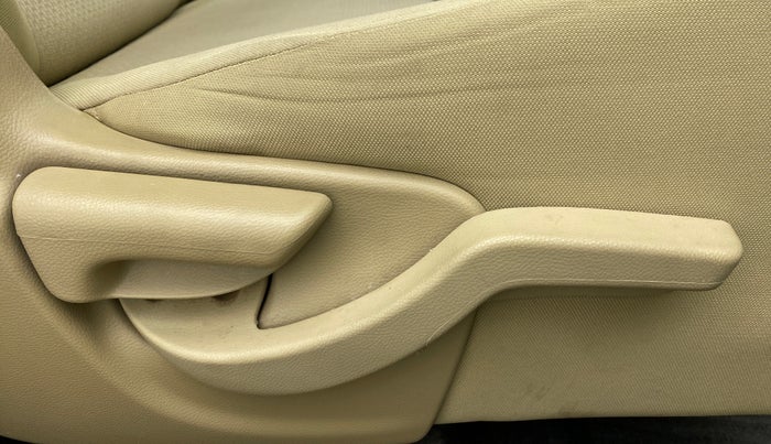 2017 Honda Amaze 1.2 S (O) MT I VTEC, CNG, Manual, 44,892 km, Driver Side Adjustment Panel