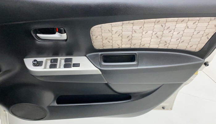 2014 Maruti Wagon R 1.0 VXI, Petrol, Manual, 73,698 km, Driver Side Door Panels Control