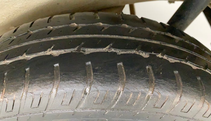 2014 Maruti Wagon R 1.0 VXI, Petrol, Manual, 73,698 km, Left Rear Tyre Tread