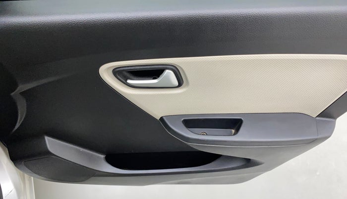 2019 Maruti Alto LXI, Petrol, Manual, 10,180 km, Driver Side Door Panels Control