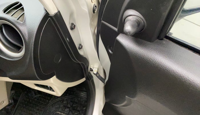 2019 Maruti Alto LXI, Petrol, Manual, 10,180 km, Right rear-view mirror - ORVM knob broken and not working
