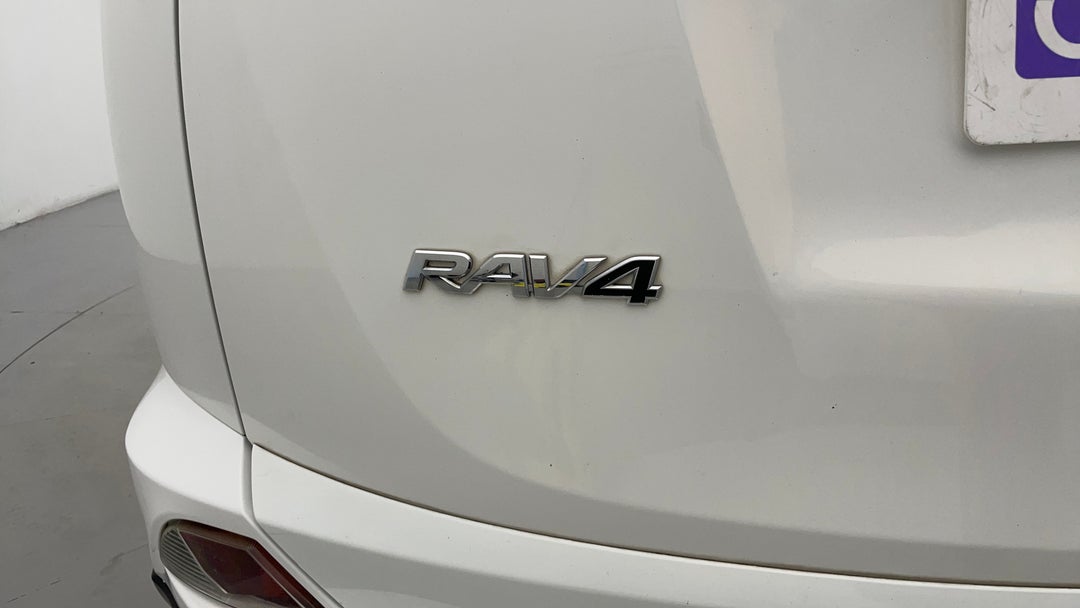 2018 Toyota RAV4 Gx (4x4), Automatic, 106869 km, Badge (Boot Left Side)