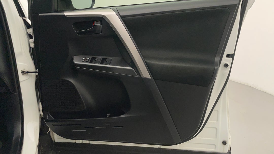 2018 Toyota RAV4 Gx (4x4), Automatic, 106869 km, Speaker View