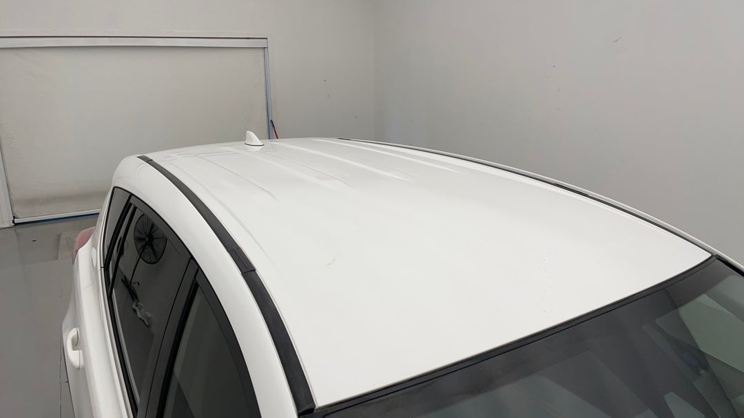 2018 Toyota RAV4 Gx (4x4), Automatic, 106869 km, Roof/Sunroof View