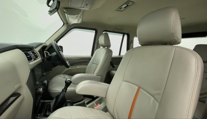 2019 Mahindra Scorpio S9, Diesel, Manual, 89,041 km, Right Side Front Door Cabin