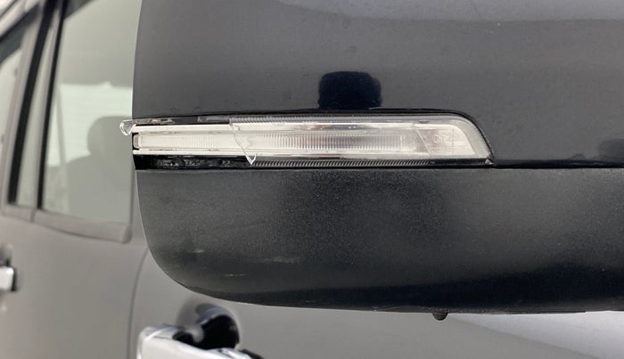2019 Mahindra Scorpio S9, Diesel, Manual, 89,041 km, Right rear-view mirror - Indicator light has minor damage