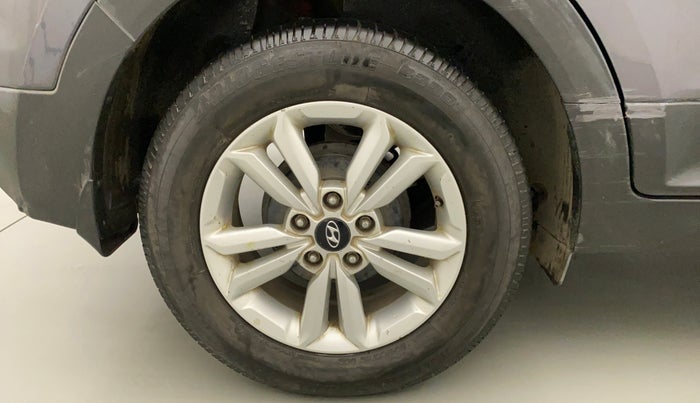2016 Hyundai Creta SX PLUS 1.6 PETROL, Petrol, Manual, 1,18,694 km, Right Rear Wheel