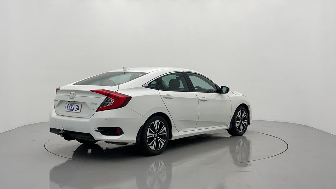 Right Back Diagonal (45- Degree) View