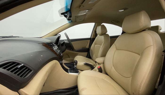 2012 Hyundai Verna FLUIDIC 1.6 VTVT SX, Petrol, Manual, 60,226 km, Right Side Front Door Cabin