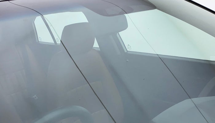 2017 Hyundai Creta 1.6 E + VTVT, Petrol, Manual, 48,030 km, Front windshield - Minor spot on windshield