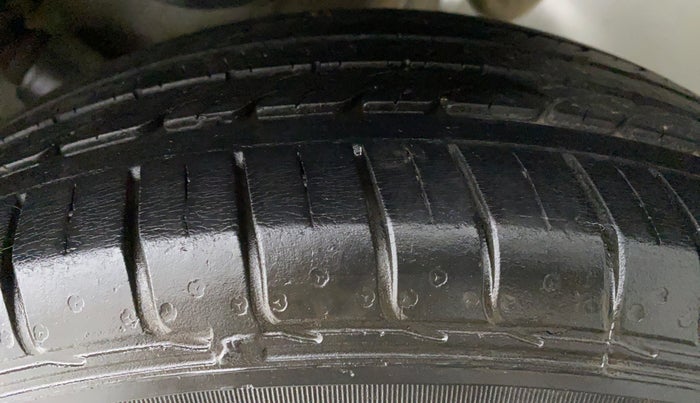 2017 Hyundai Creta 1.6 E + VTVT, Petrol, Manual, 48,030 km, Left Rear Tyre Tread