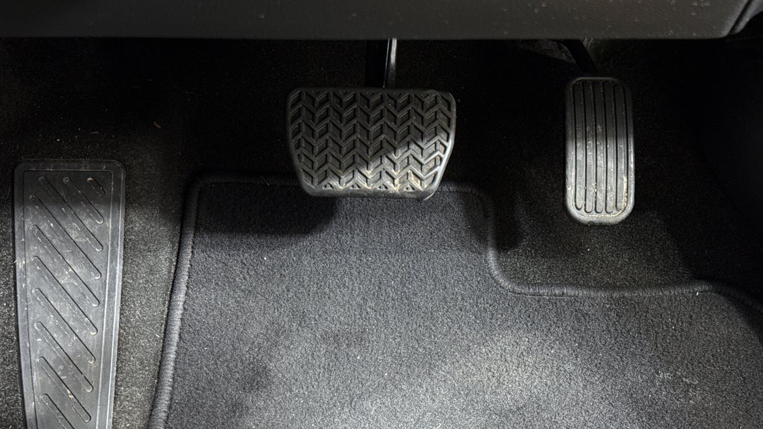 2024 Toyota Corolla Ascent Sport + Conv Pk Hybrid, Automatic, 27202 km, Pedals and Footmat