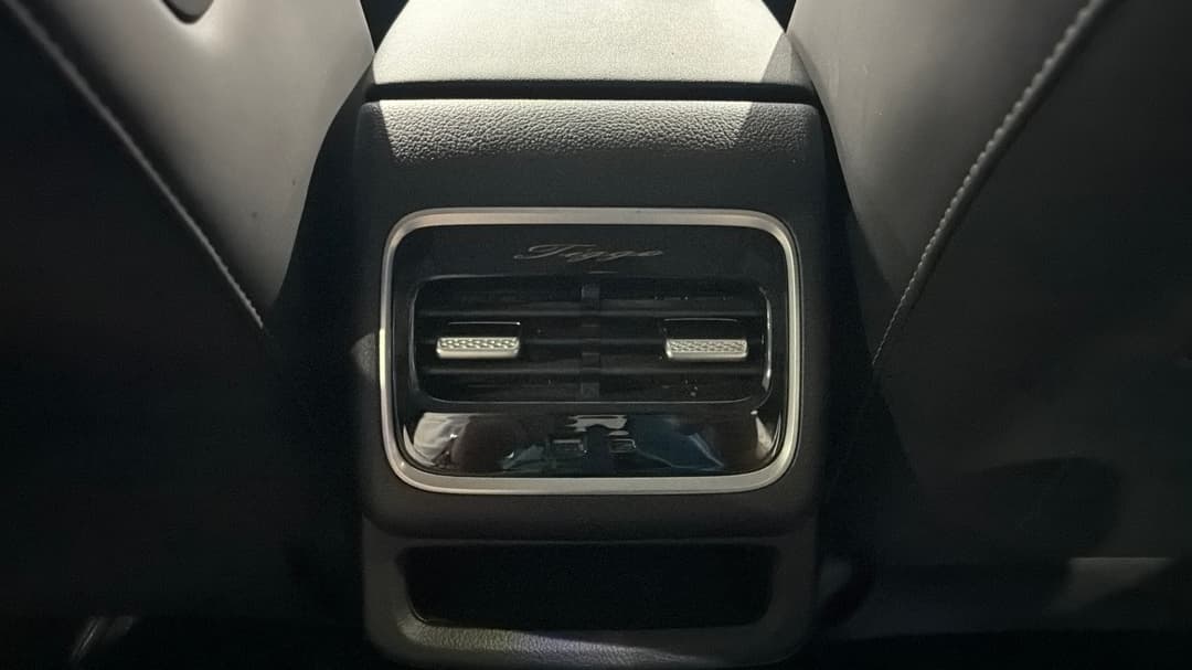 2025 Chery Tiggo 8 Pro Max Ultimate AWD, Automatic, 18337 km, Rear A/C Vent